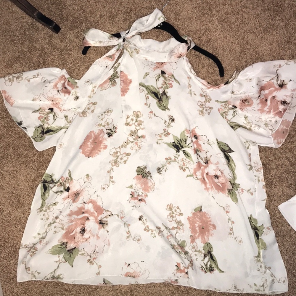 Floral cold shoulder tie top